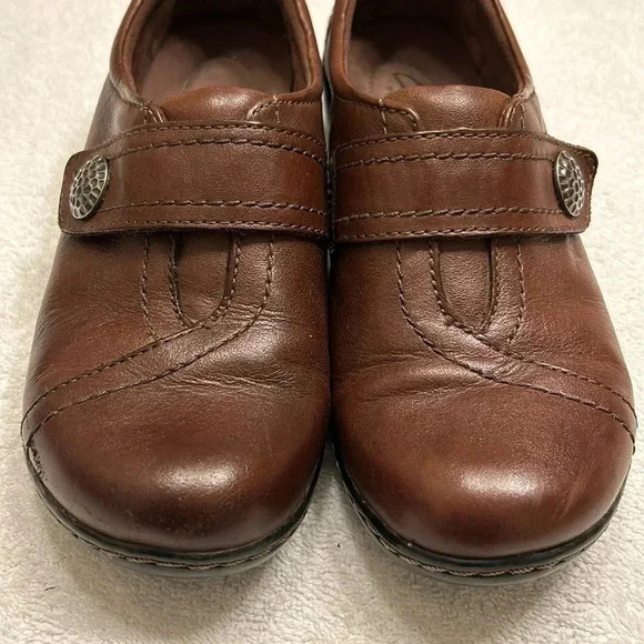 Clarks Woman Kessa Betty Mahogany Leather Slip On Loafer Size 6M - Picture 3 of 9
